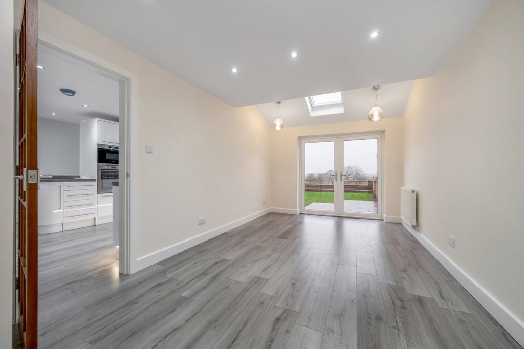 Additional image 4 of 3 bed semi-detached house for salePriory Road, Market Bosworth CV13