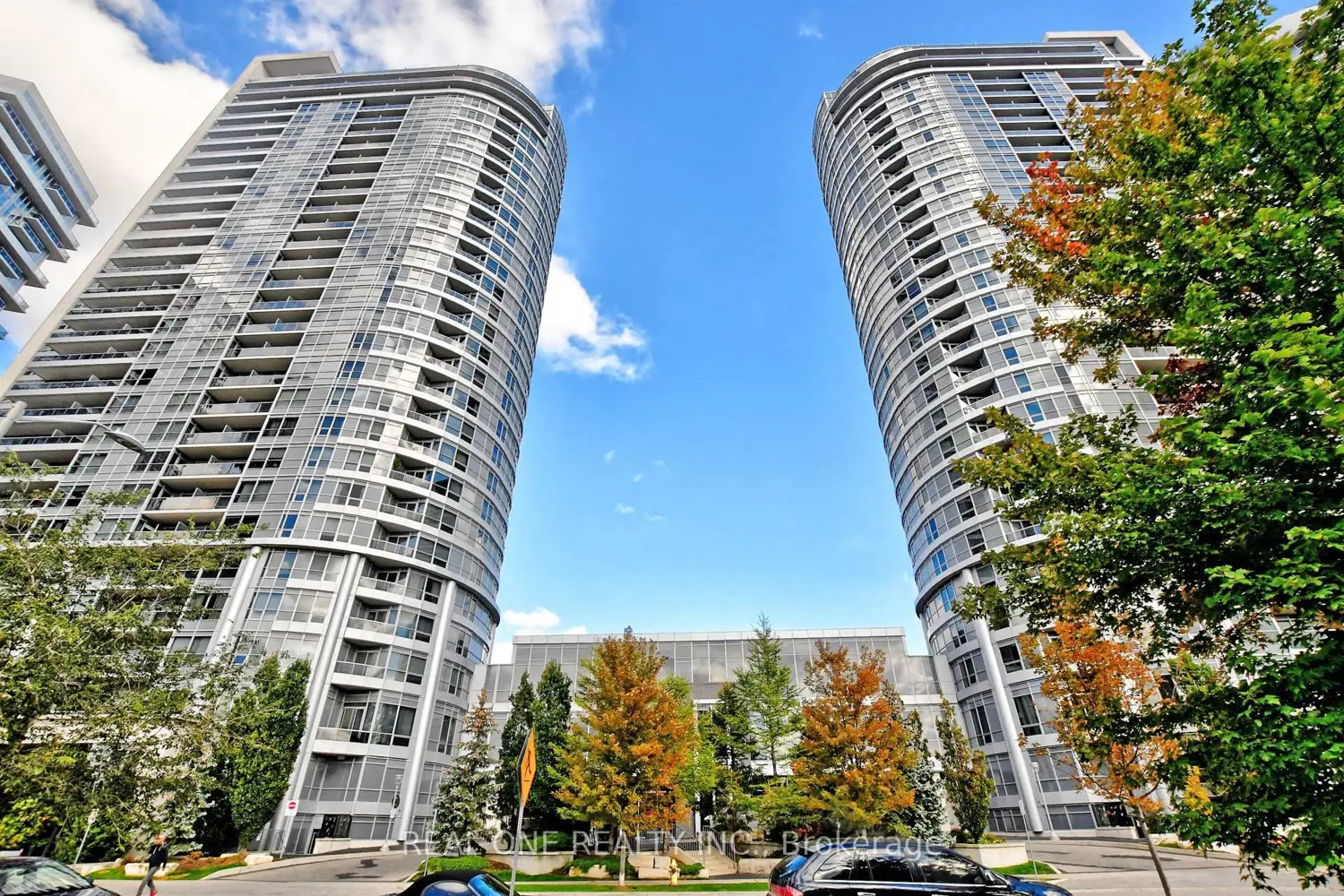 151 Village Green Square 1008