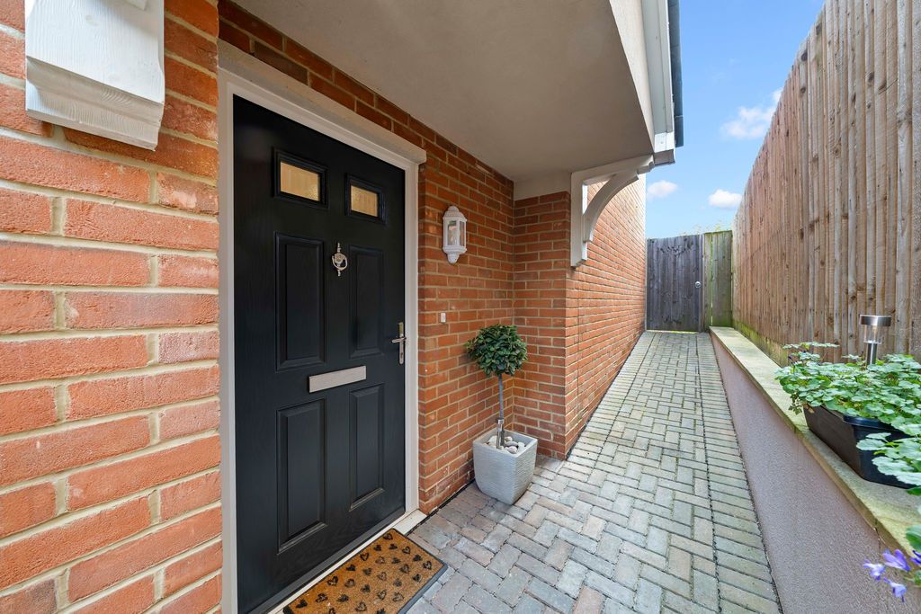 Additional image 17 of 2 bed maisonette for saleRoland Way, Worcester Park KT4