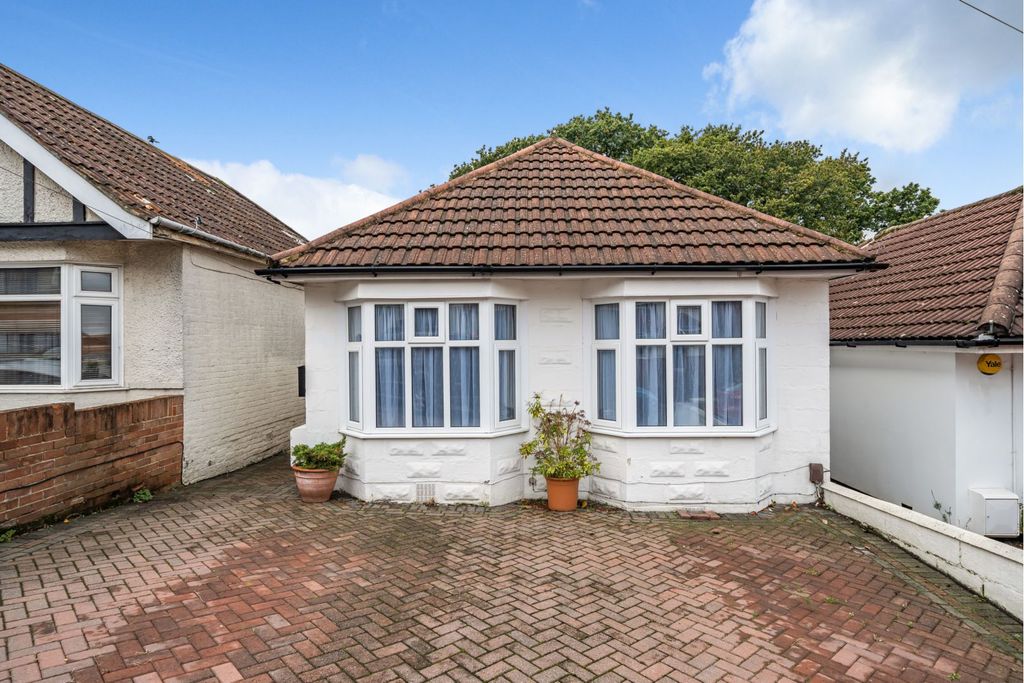 2 bed detached bungalow for saleWoodmill Lane, Southampton SO18