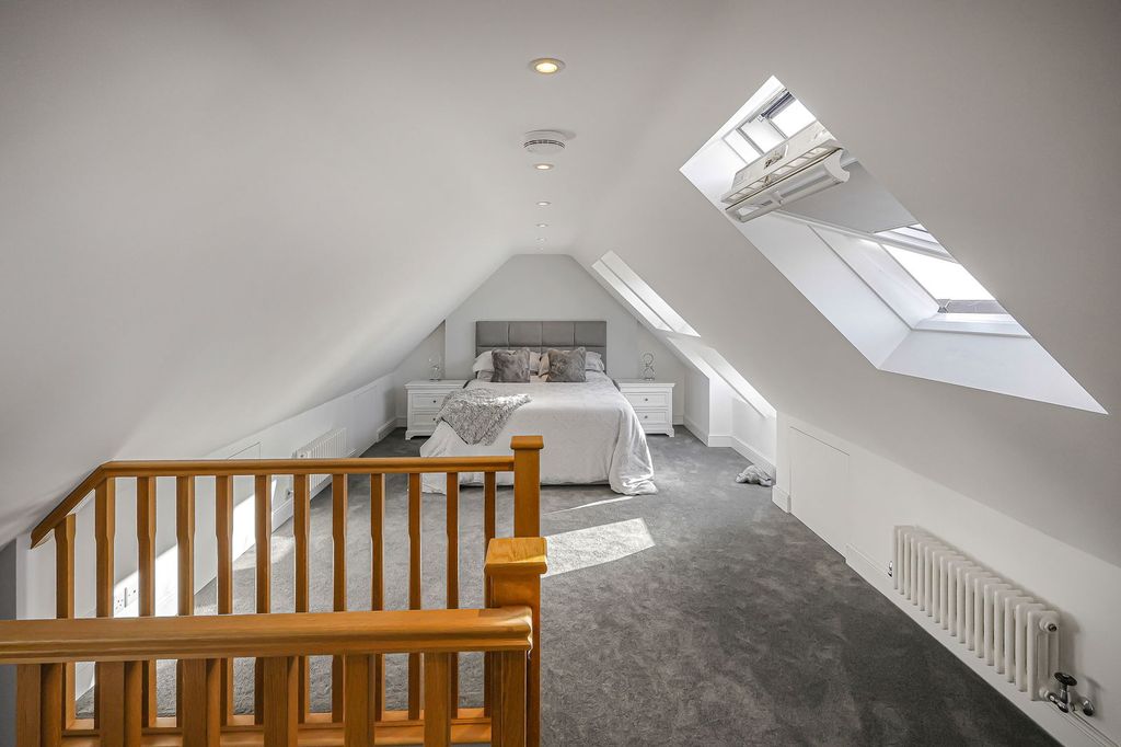 Additional image 20 of 5 bed detached house for saleSwan Lane, Wickford SS11