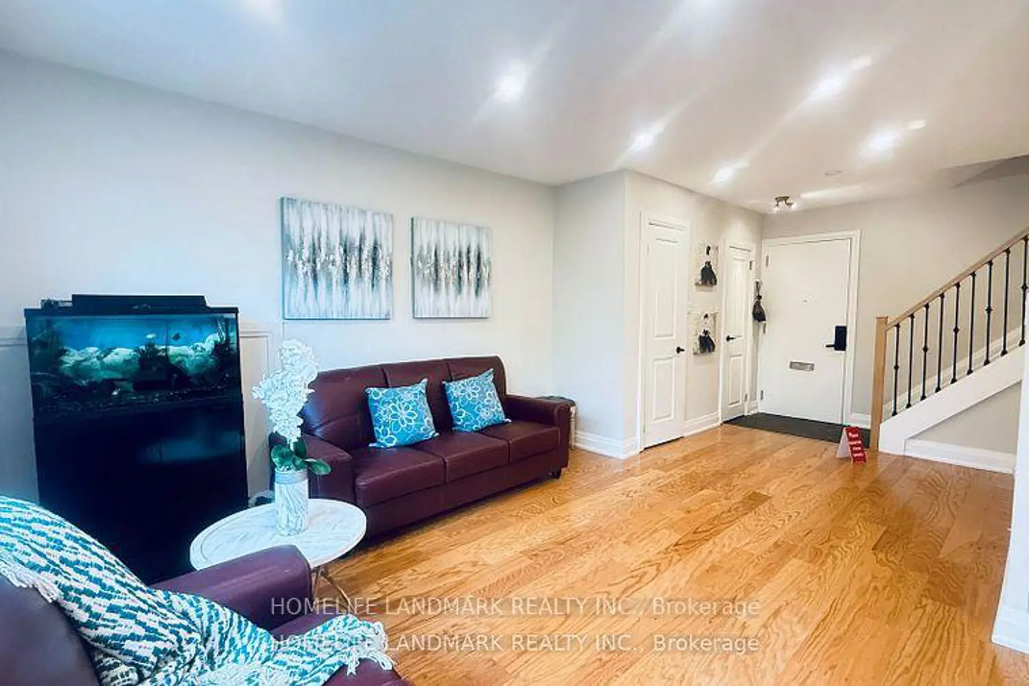 Additional image 2 of 5879 Bathurst Street 213