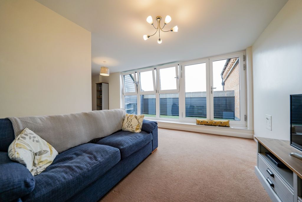 Additional image 4 of 2 bed flat for saleCheckland Road, Thurmaston, Leicestershire LE4