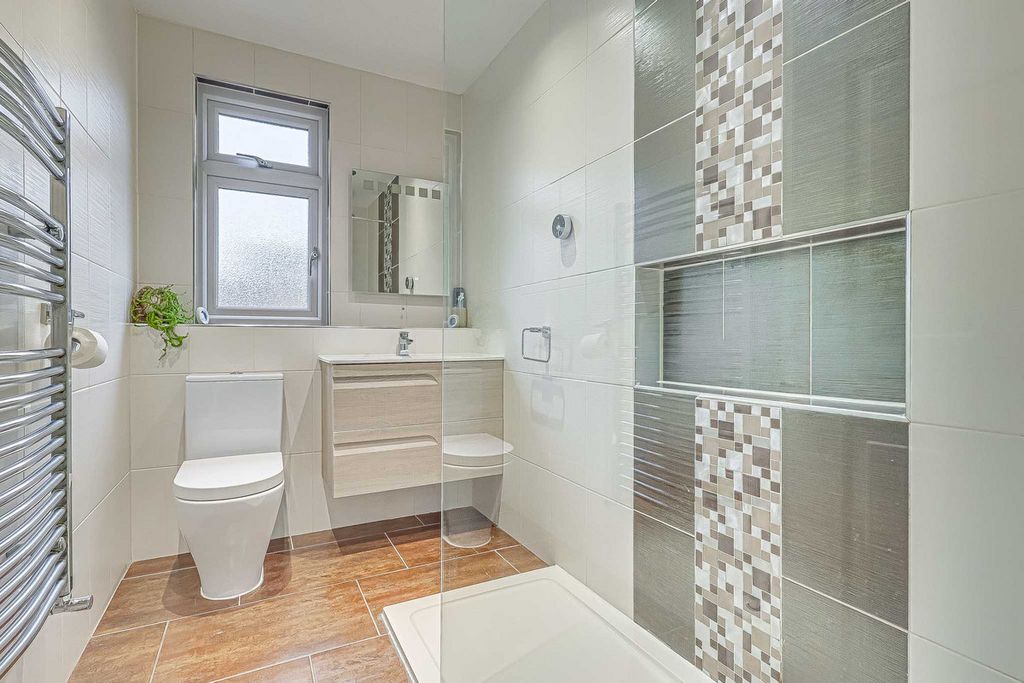 Additional image 25 of 4 bed detached house for saleCastledon Road, Wickford SS12
