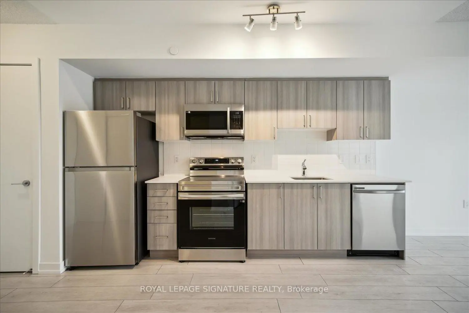 Additional image 4 of 556 Marlee Avenue 325