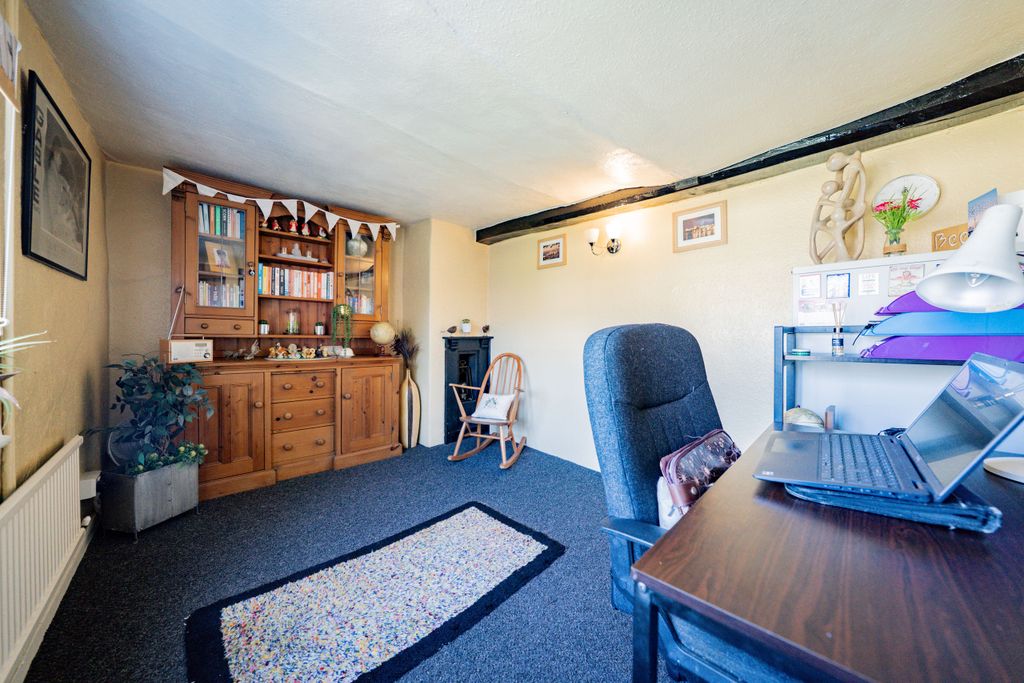 Additional image 12 of 4 bed semi-detached house for saleThe Square, Glenfield, Leicester, Leicestershire LE3