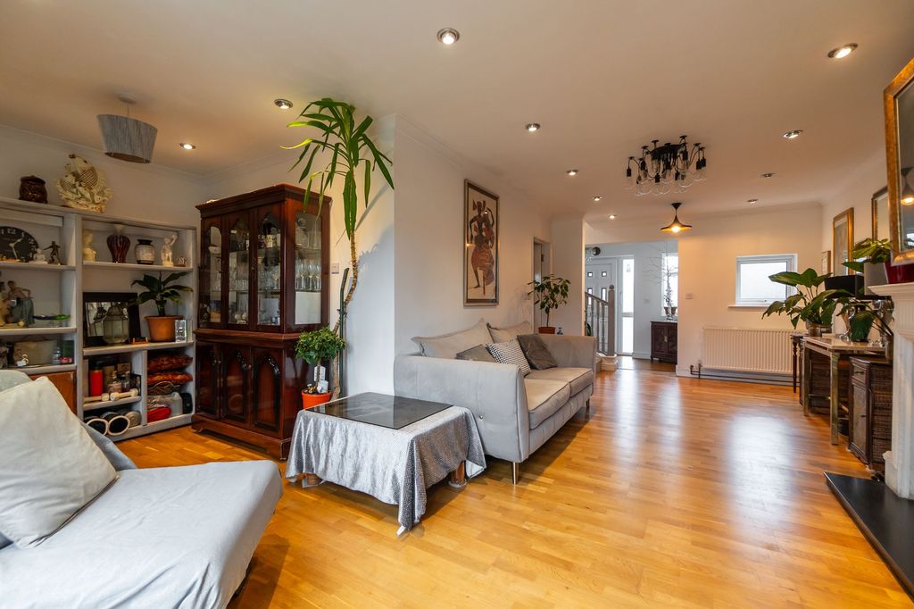 Additional image 11 of 4 bed semi-detached house for saleHigh Leys Drive, Oadby LE2