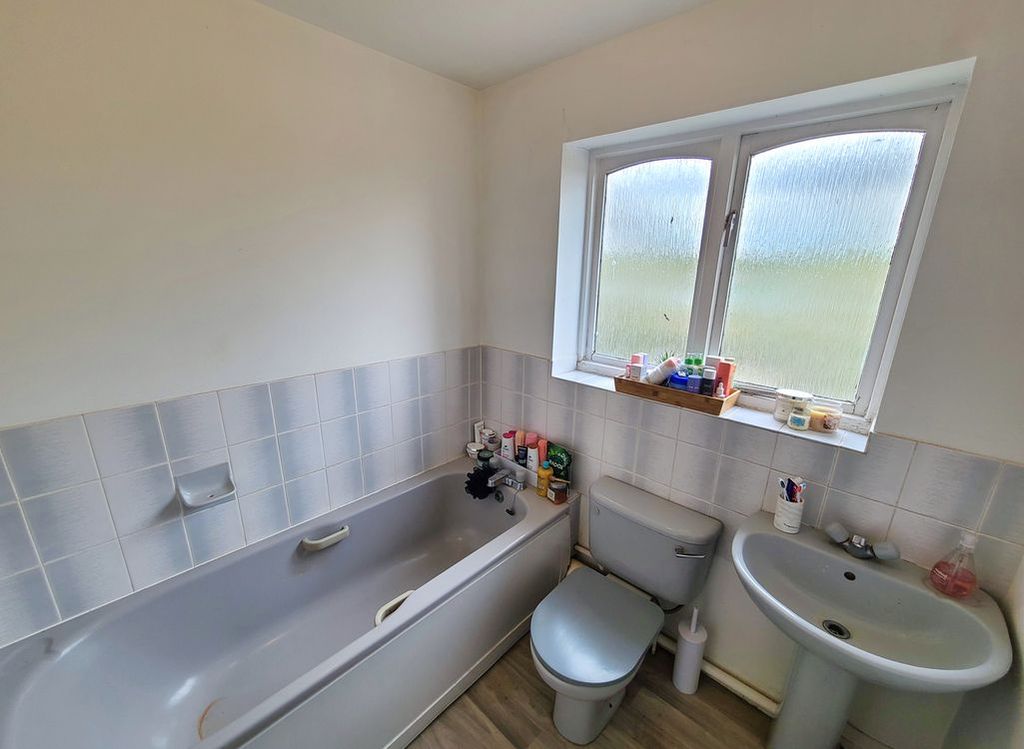 Additional image 11 of 1 bed flat for saleTop Floor Flat, Brunel Road, Southampton SO15