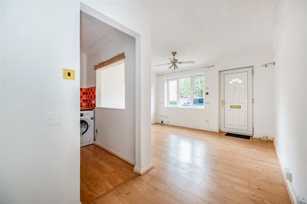 Additional image 6 of 1 bed flat for saleHazel Court, Goldsmith Avenue, Southsea PO4