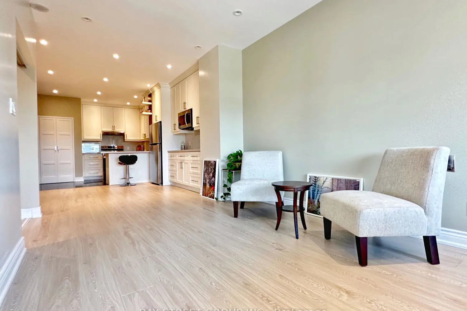 Additional image 11 of 102 Bloor Street 1001