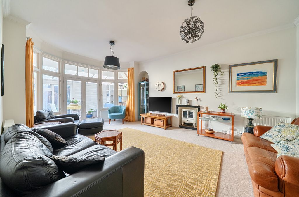 Additional image 3 of 2 bed maisonette for saleMurdoch Road, Wokingham, Berkshire RG40