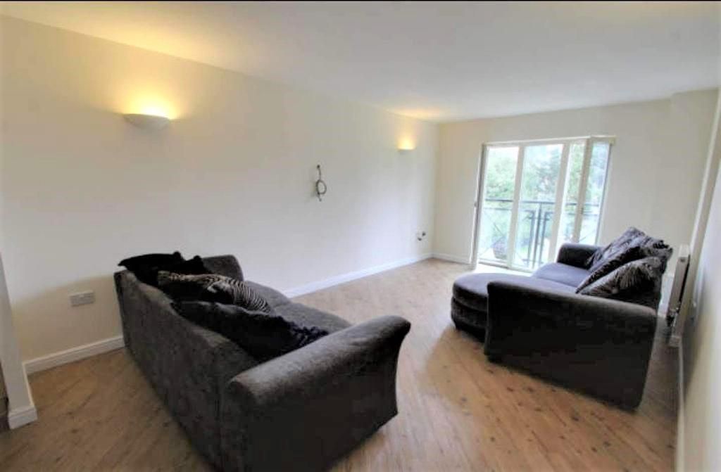 2 bed flat for saleHoneywell Close, Oadby, Leicester LE2 photo 2