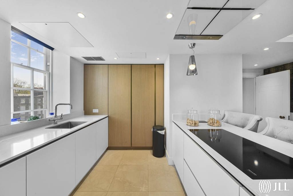 Additional image 3 of 3 bed flat for saleRichmond Hill, Richmond TW10