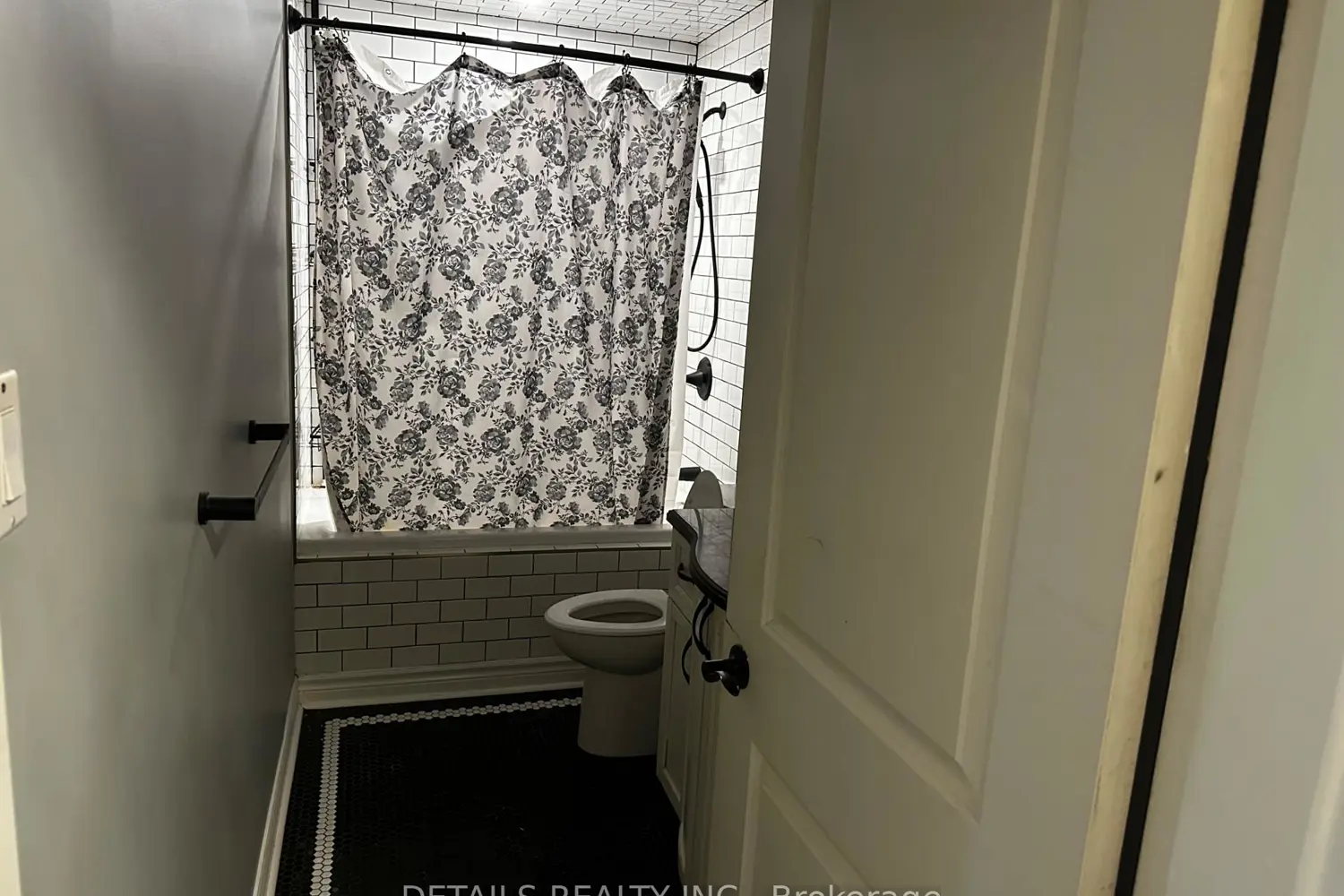 Additional image 11 of 2208 Fitzroy Street