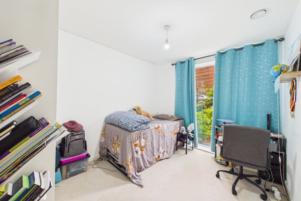 Additional image 4 of 3 bed flat for saleWellington Road, Wokingham, Berkshire RG40