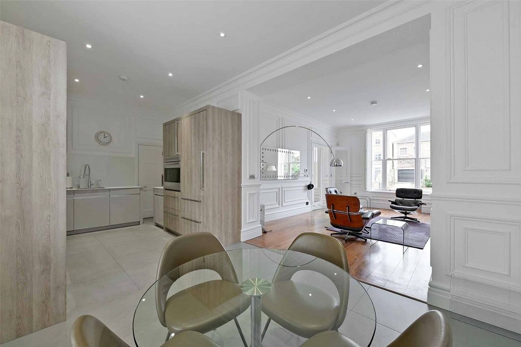 Additional image 11 of 3 bed flat for saleThe Residence, 26 Trinity Place, Windsor, Berkshire SL4