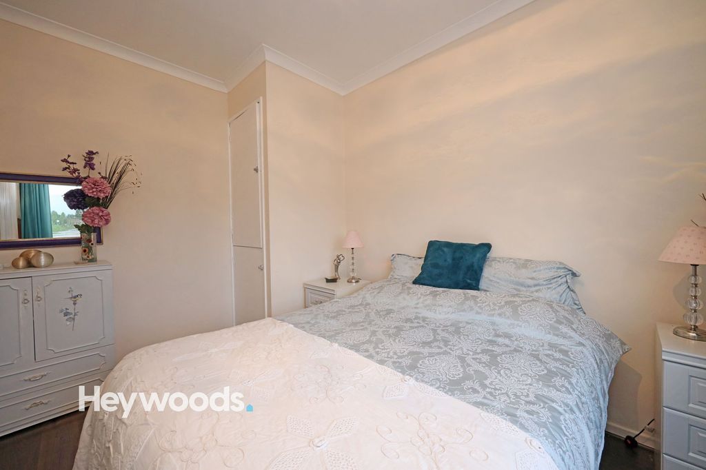 Additional image 12 of 2 bed flat for saleHanbridge Avenue, Bradwell, Newcastle Under Lyme ST5