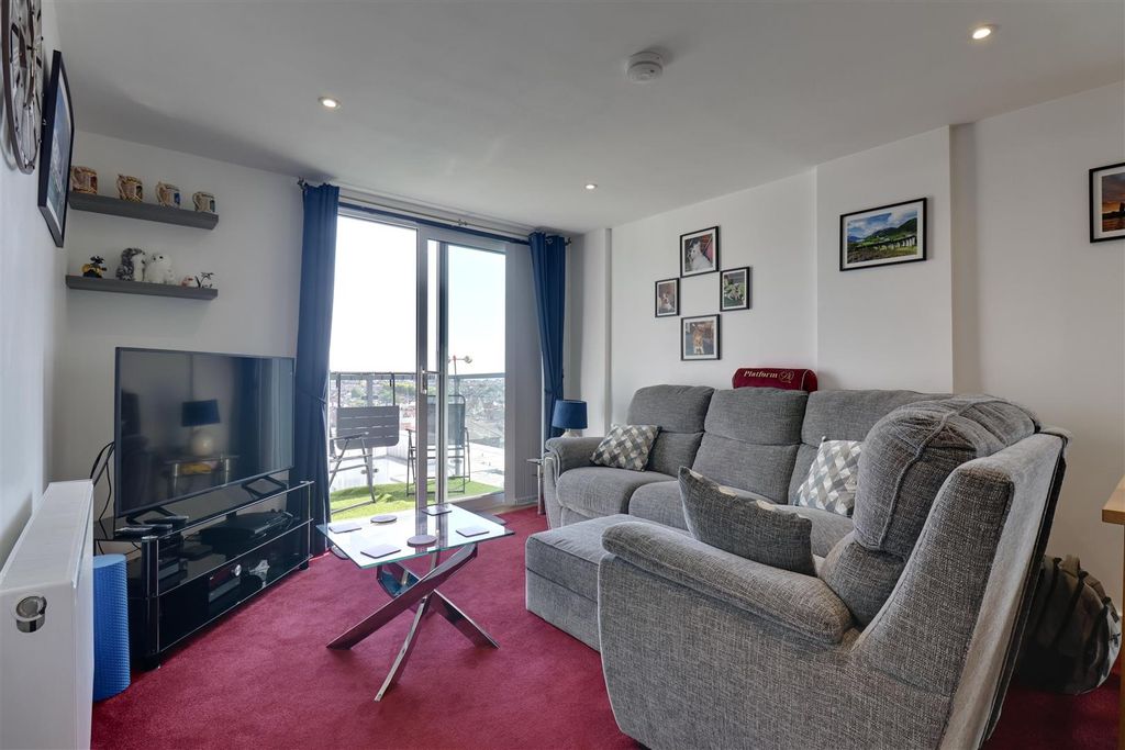 Additional image 4 of 2 bed flat for saleFratton Way, Southsea PO4