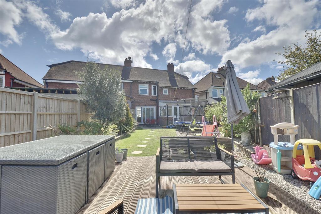 3 bed semi-detached house for saleTudor Crescent, Cosham PO6