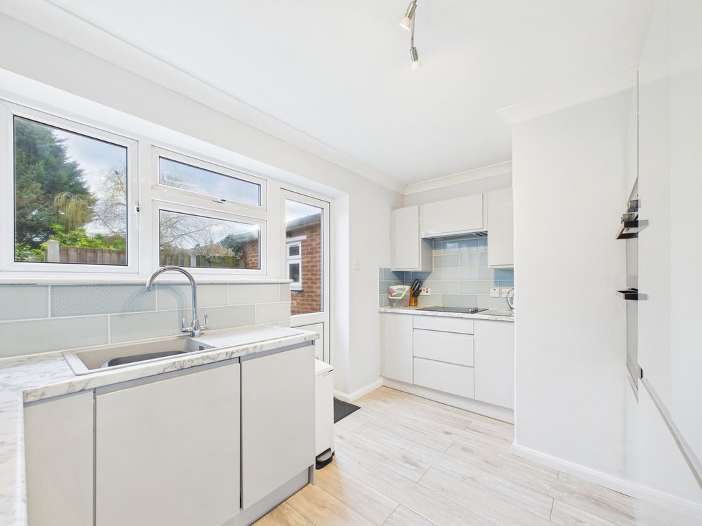 Additional image 7 of 2 bed flat for saleSeven Acres, Wickford SS11