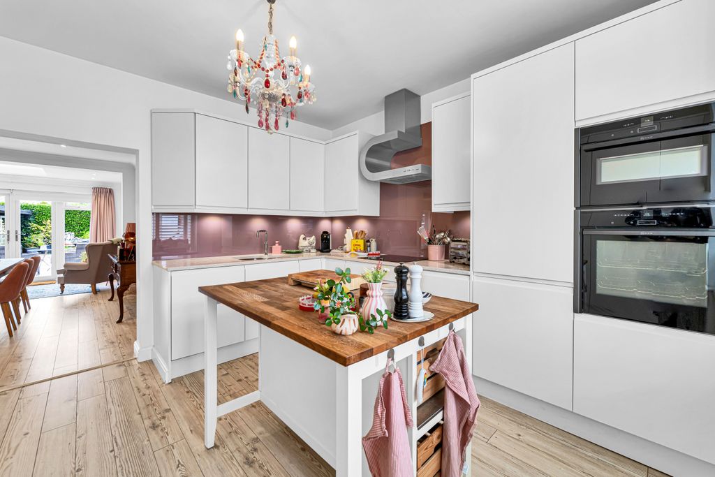 Additional image 2 of 3 bed detached house for saleWarwick Road, Ashford TW15