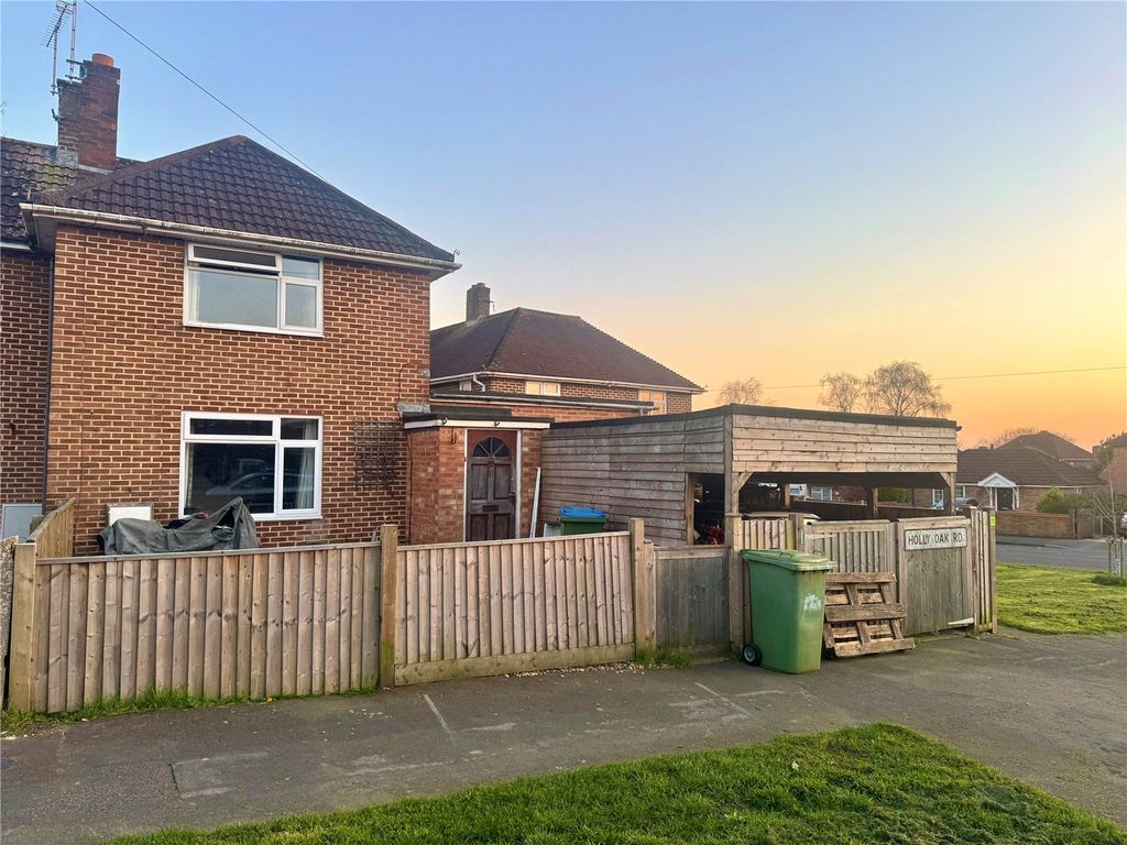 2 bed semi-detached house for saleHollyoak Road, Southampton, Hampshire SO16