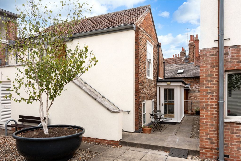 Additional image 4 of 2 bed flat for saleStonegate Court, Blake Street, York, North Yorkshire YO1