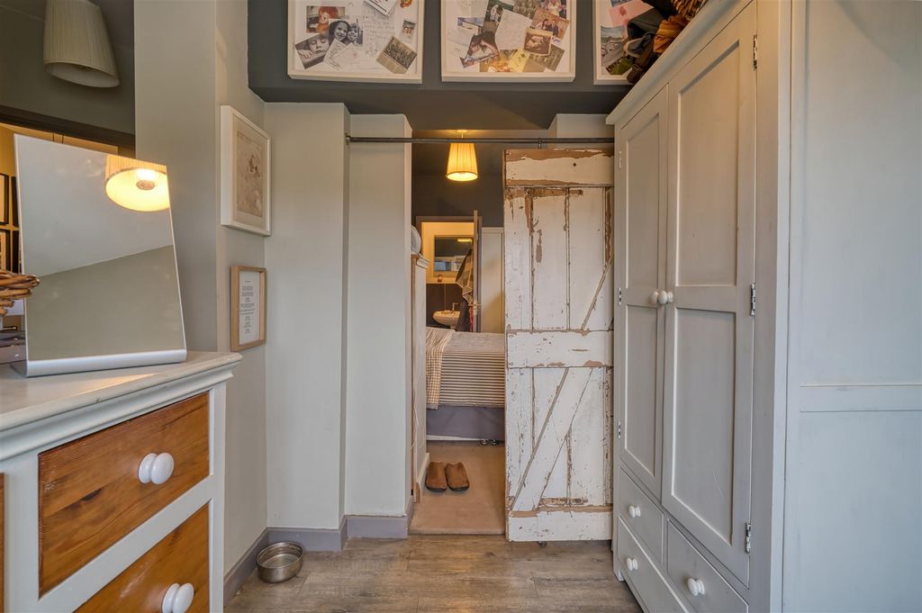 Additional image 9 of 3 bed semi-detached house for saleBayfields, Gillingham SP8