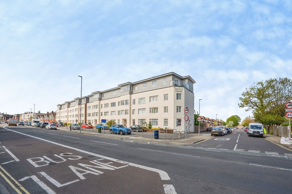 1 bed flat for saleLondon Road, Portsmouth, Hampshire PO2