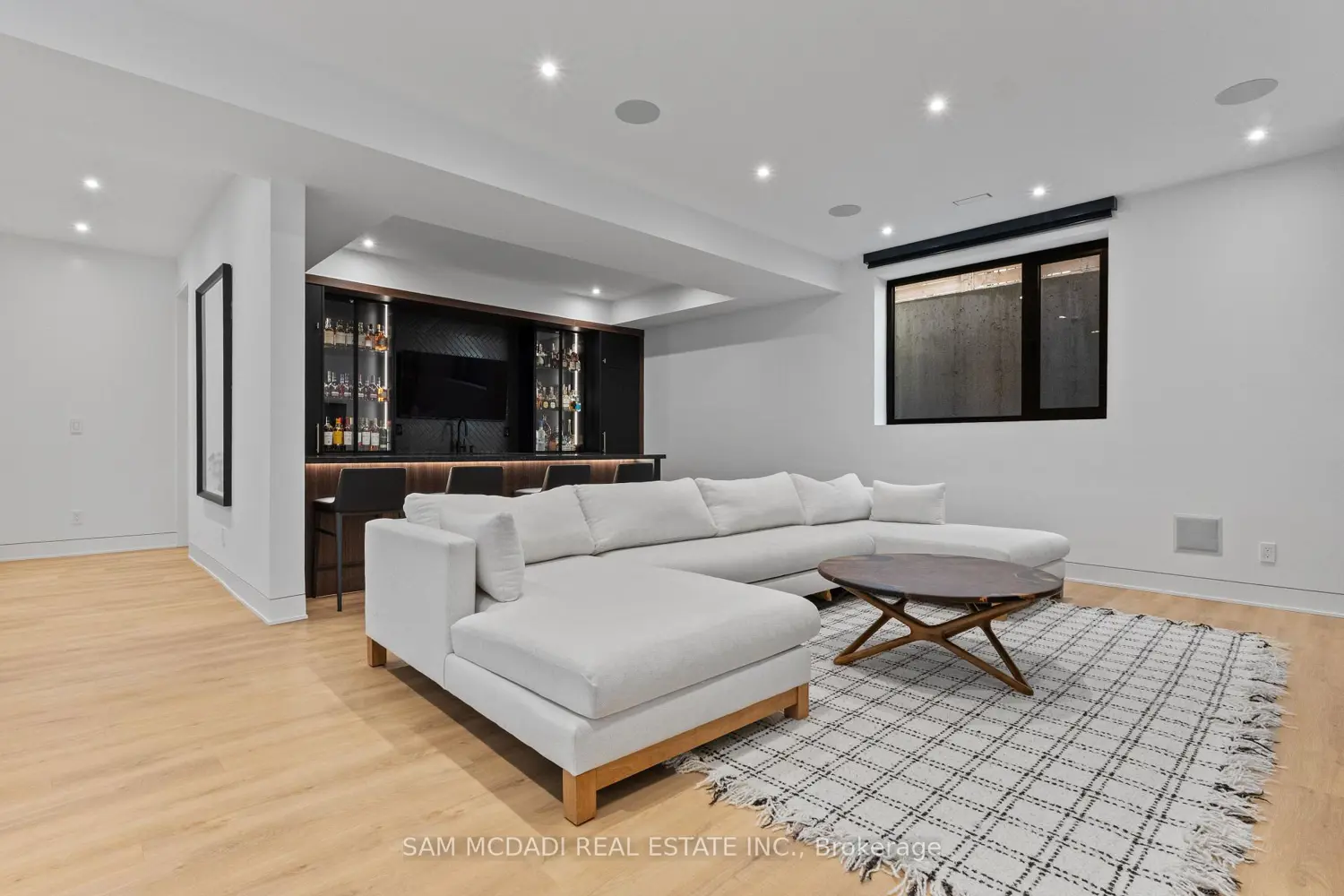 Additional image 7 of 2186 Harcourt Crescent
