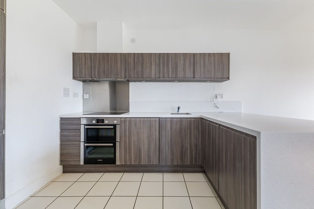 Additional image 7 of 2 bed flat for saleLewiston Close, Worcester Park KT4