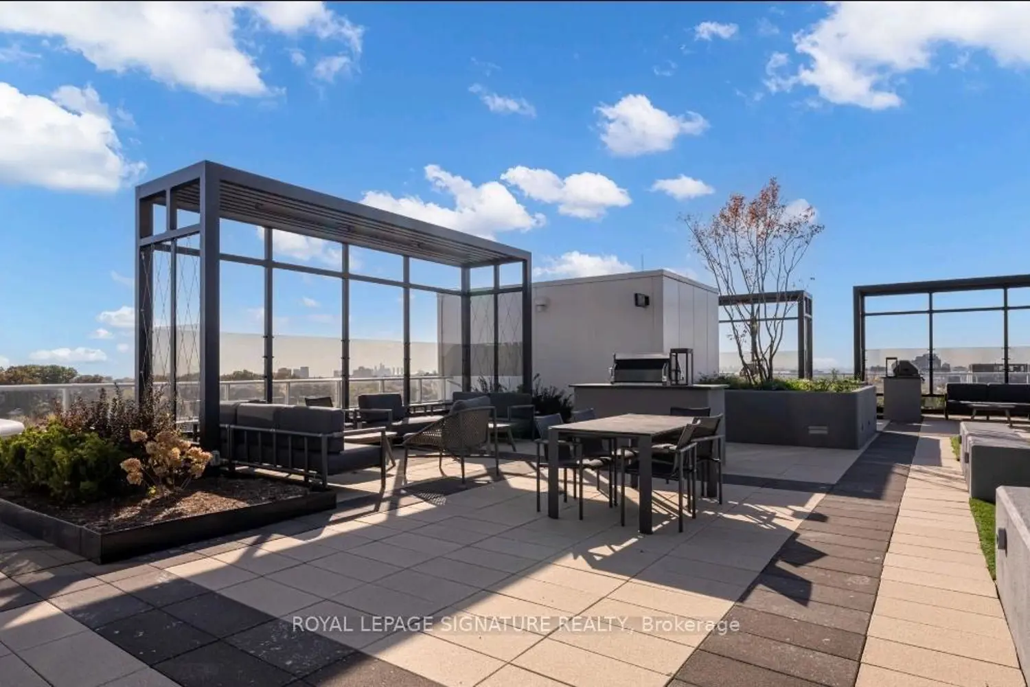Additional image 18 of 2020 Bathurst Street 210