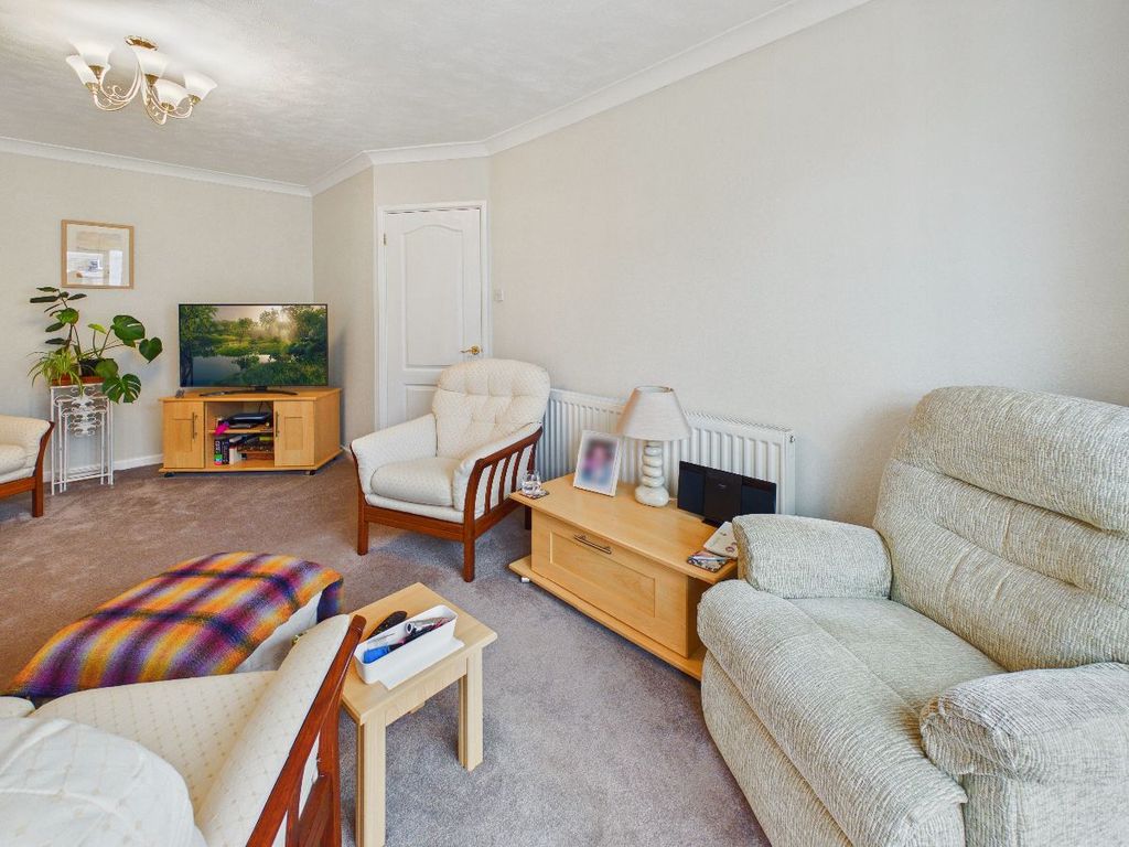 2 bed semi-detached bungalow for saleCourtmount Grove, Drayton PO6 photo 3