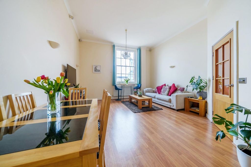 Additional image 5 of 2 bed flat for saleGunwharf Quays, Portsmouth PO1