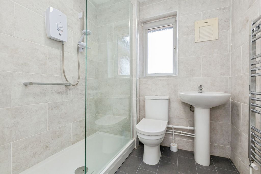 Additional image 3 of 2 bed bungalow for saleWinterton Close, Thurmaston, Leicester, Leicestershire LE4
