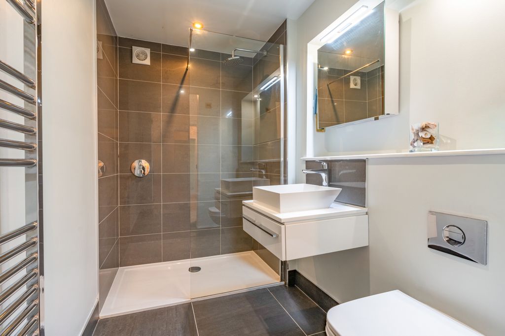 Additional image 26 of 4 bed semi-detached house for saleHeron Lodge, London Road, Worcester WR5