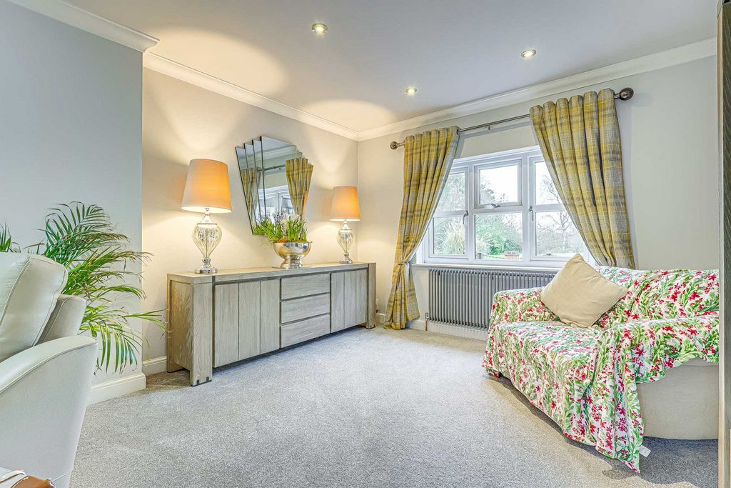 Additional image 6 of 4 bed detached house for saleCastledon Road, Wickford SS12