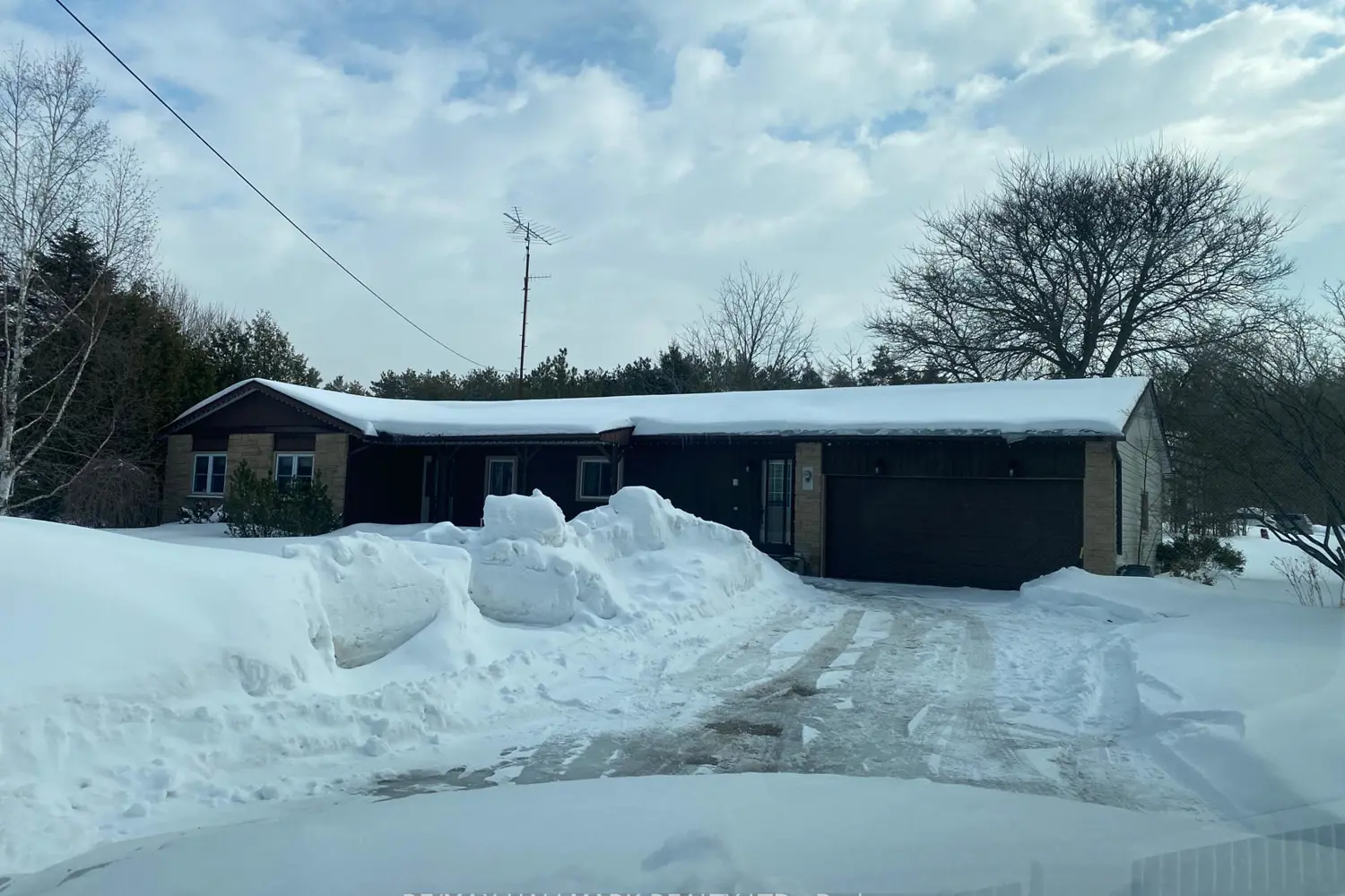 4749 Aurora Road photo 2