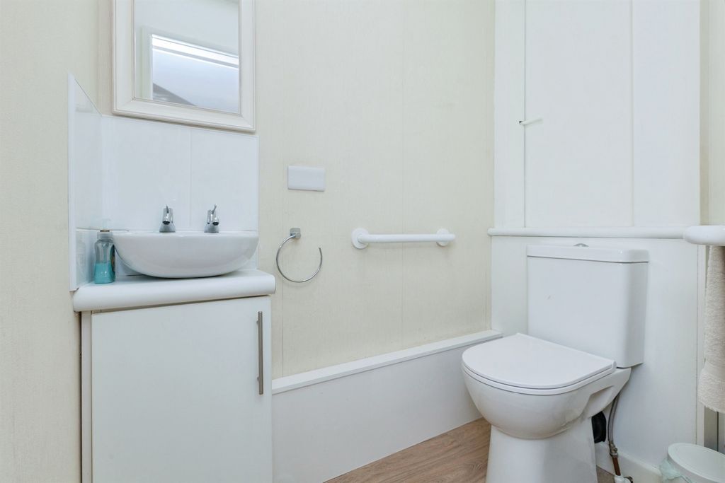 Additional image 16 of 3 bed semi-detached house for saleCawsand Road, Wigston LE18