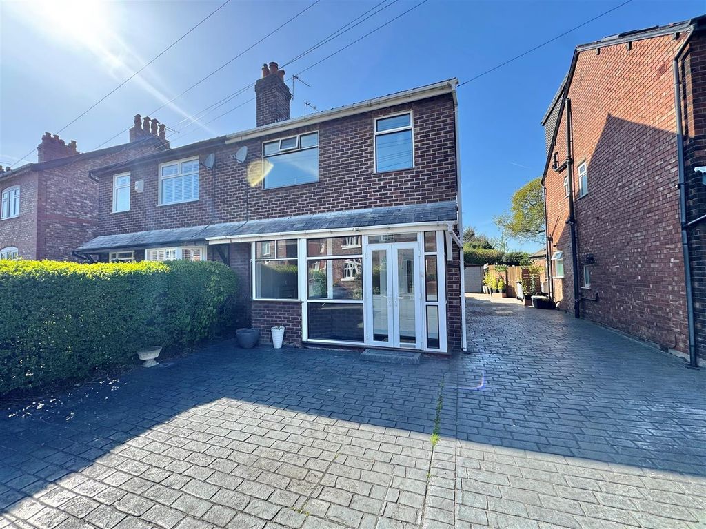 3 bed semi-detached house for saleLacey Green, Wilmslow SK9
