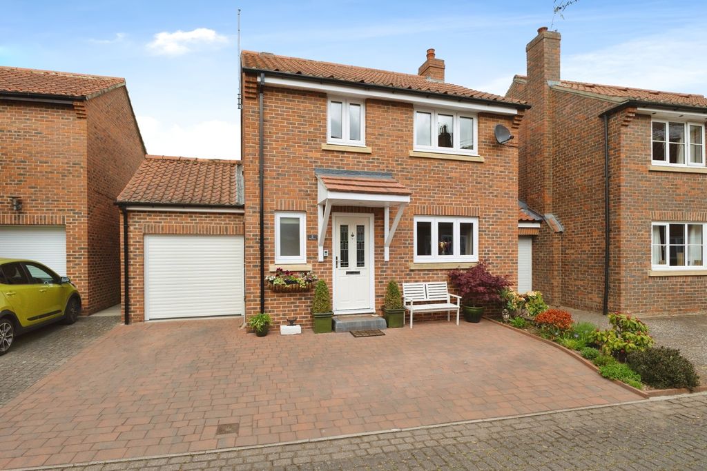 3 bed detached house for saleWest Mews, Yarm, Durham TS15