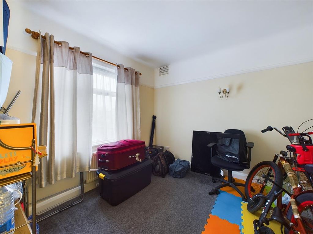 Additional image 6 of 2 bed flat for salePark Royal, Northern Parade, Portsmouth PO2