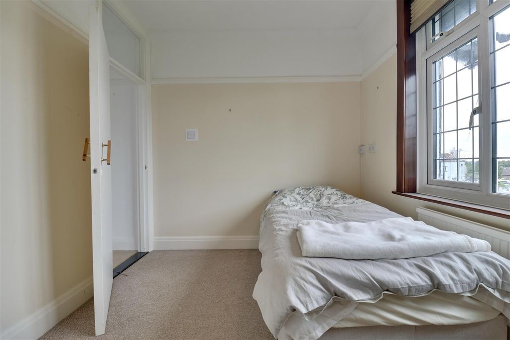 Additional image 14 of 4 bed property for saleHavant Road, Farlington, Portsmouth PO6