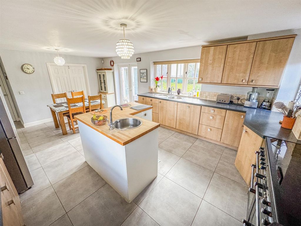 Additional image 23 of 5 bed detached house for saleRockingham Road, Cottingham, Market Harborough LE16