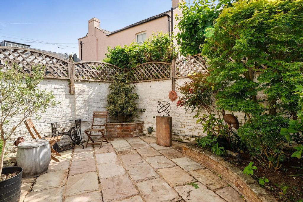 Additional image 17 of 4 bed terraced house for saleTrinity Place, Windsor SL4