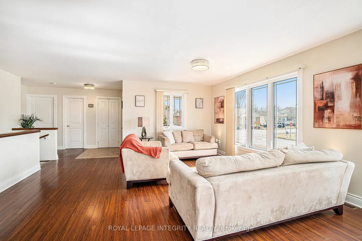 55 Rowan Drive photo 4