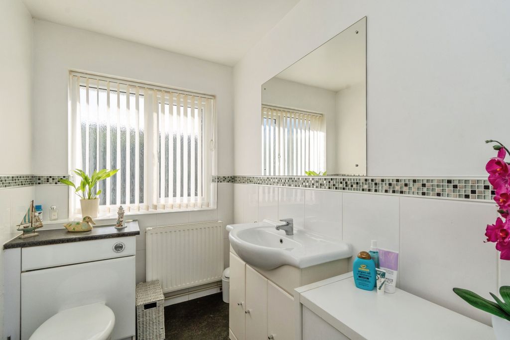 Additional image 13 of 2 bed detached bungalow for saleKeepers Lane, Wolverhampton WV6