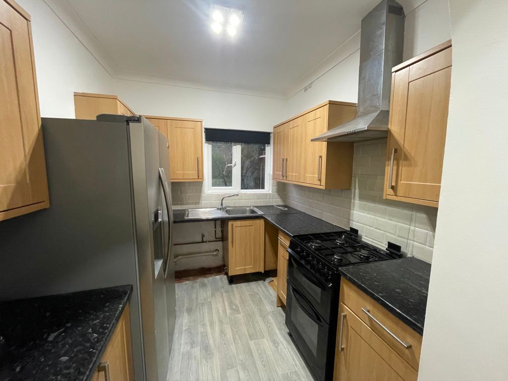 Additional image 5 of 3 bed semi-detached house for saleBlenheim Gardens, Southampton SO17