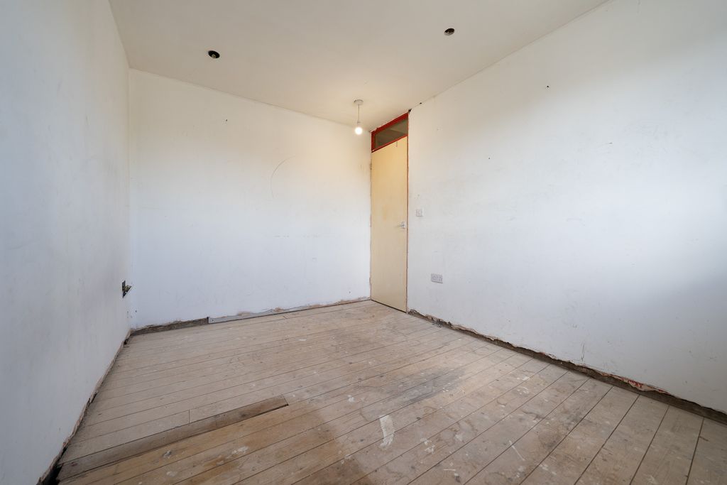 Additional image 7 of 3 bed semi-detached house for saleWalker Road, Thurmaston, Leicestershire LE4
