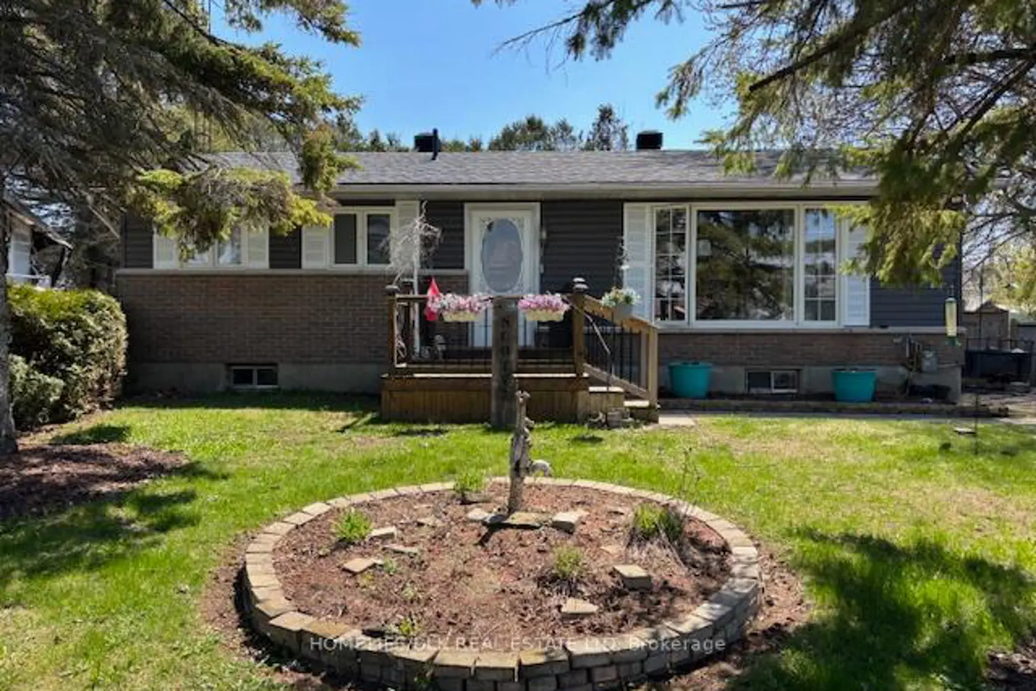 73 Adelaide St S Street
